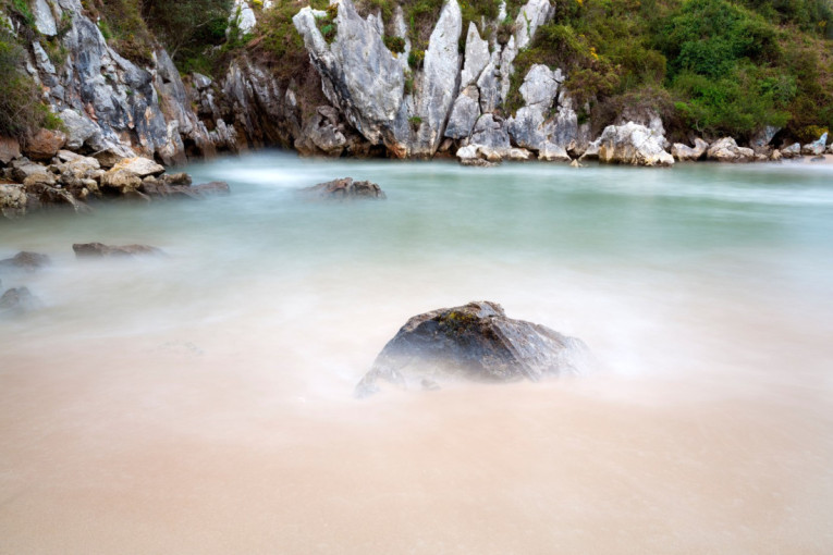 Najneobičnija i najmanja plaža na svetu ima svega 40 metara: Pogledajte zašto je zovu i plaža bez mora (FOTO)