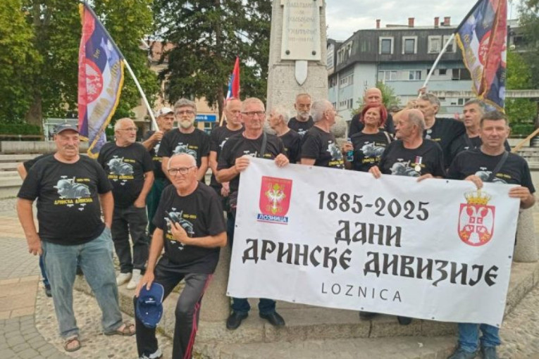 Idiotizam blokaderske Inicijative za Požegu! Čim vide srpske zastave priviđaju im se naprednjaci!