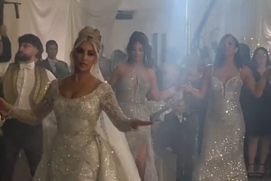 Kim Kardašijan se udala u Albaniji? Mladu obasipaju dolarima, snimak postao hit! (VIDEO)