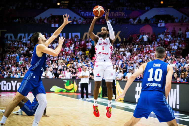 Lojd u dresu Poljske igra kao preporođen: Amerikanac "samleo" Izrael u Katovicama!