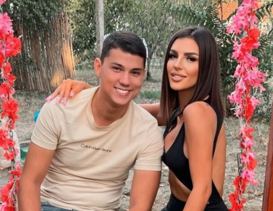 Ena i Peja se brčkaju u đakuziju: Slave mesečnicu ljubavi, sve pršti od emocija!