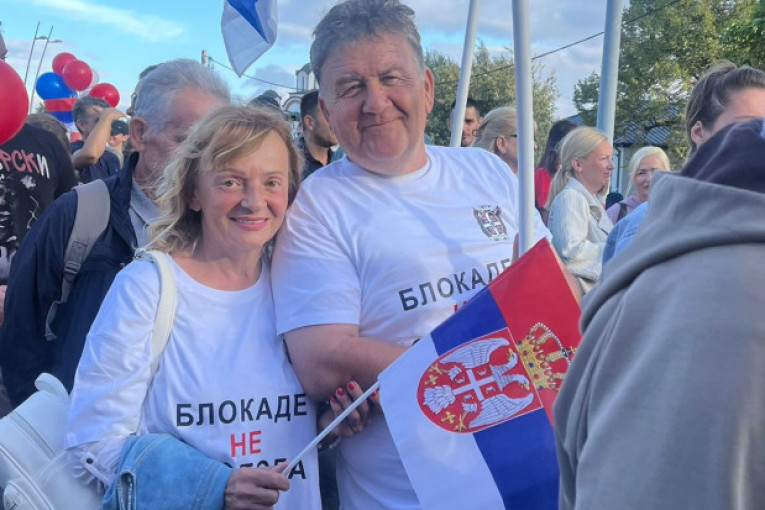 Građani odsvirali kraj rušenju države! Trobojke se vijorile u skoro 100 gradova, ovo je pravo lice Srbije (FOTO/VIDEO)