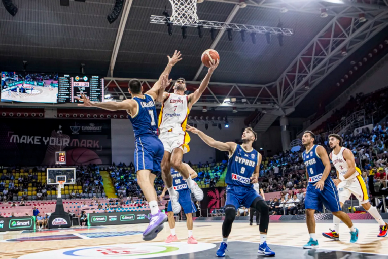 Španija deklasirala Kipar, Izraelcima derbi protiv Francuza (VIDEO)