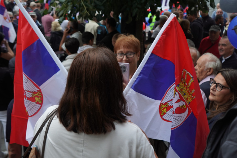 Širom Srbije danas okupljanja građana protiv blokada: Očekuje se više od 150.000 ljudi u oko 140 mesta! "Srbija te zove" - ovo su lokacije