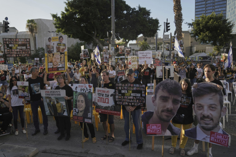 Školske klupe gore u Tel Avivu: Učenici krenuli u štrajk zbog talaca!