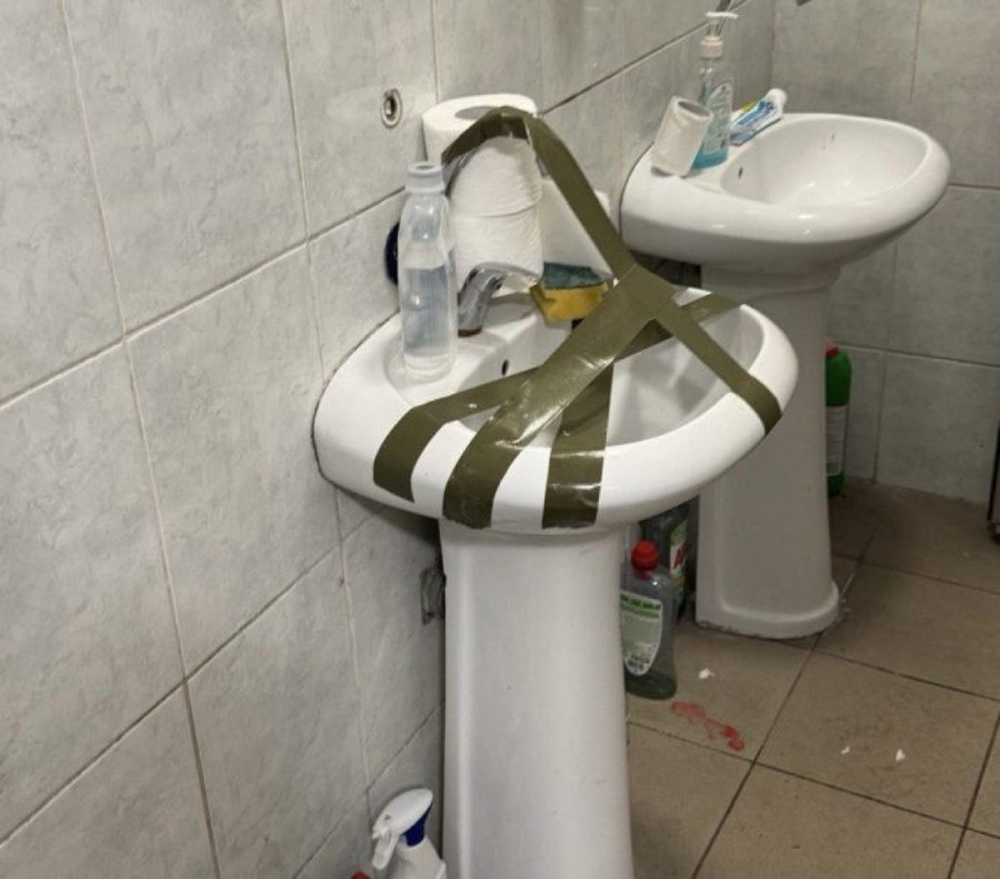 Pogledajte na šta liči fakultet: Blokaderi hoće da vode državu, a ni cveće ne znaju da sačuvaju!