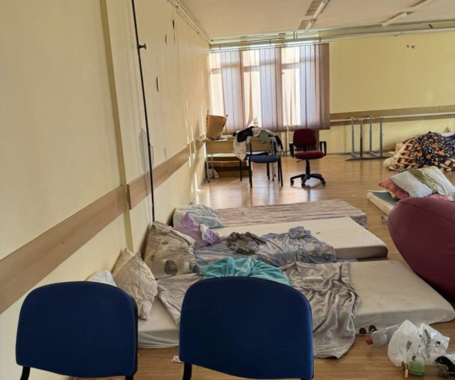 Pogledajte na šta liči fakultet: Blokaderi hoće da vode državu, a ni cveće ne znaju da sačuvaju!