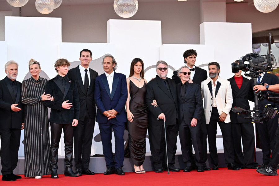 "Frankenštajn" uzdrmao Veneciju: Ovacije trajale 13 minuta, glumačka ekipa u suzama (FOTO/VIDEO)