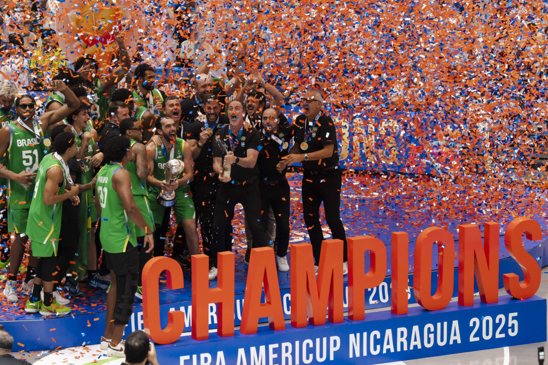 Jago uzeo dva trofeja! Brazil prvak Amerike, bivši plejmejker Zvezde MVP!