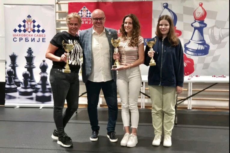 Dodelom pehara i medalja svečano zatvoreno Prvenstvo Srbije u brzopoteznom i ubrzanom šahu