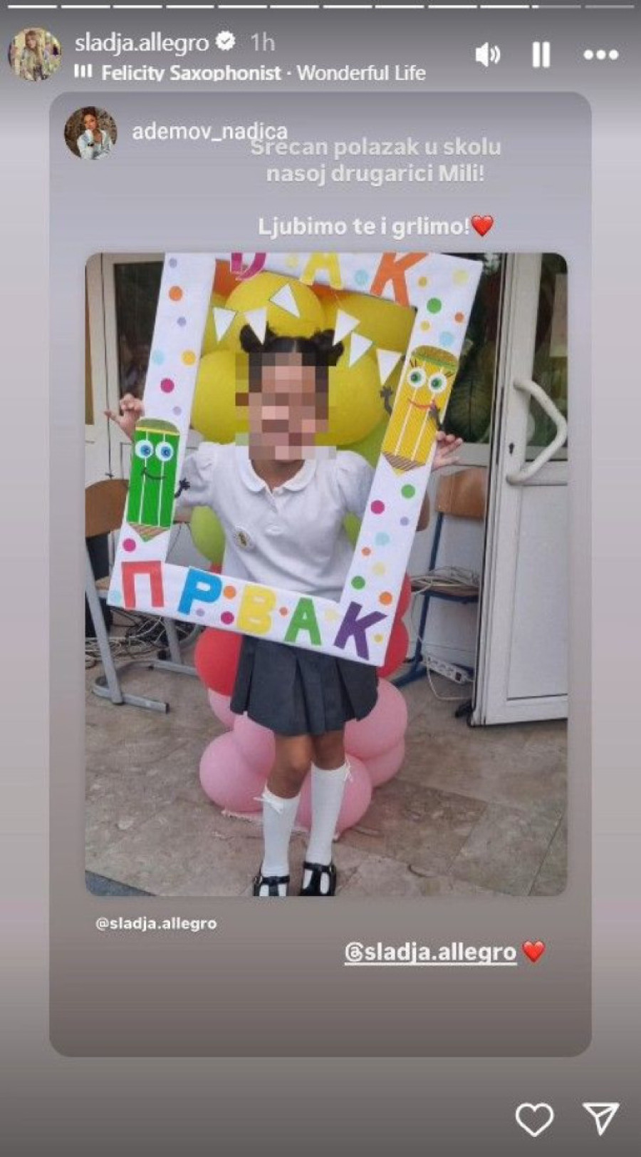 Deca poznatih krenula u prvi razred: Miksi puca od ponosa, Jeremićka neutešna, a tek da vidite pevačicinu ćerku!