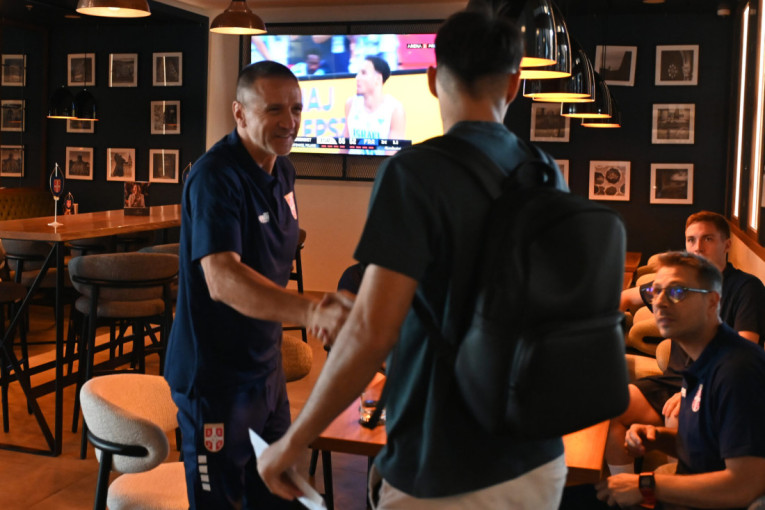 Orlići na okupu: Mirković je morao da menja u hodu (FOTO)