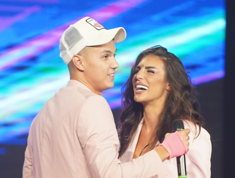 "Čekamo da Miki izađe, pa da napravimo svadbu!" Zlata Petrović o Eni i Peji kao nikad pre