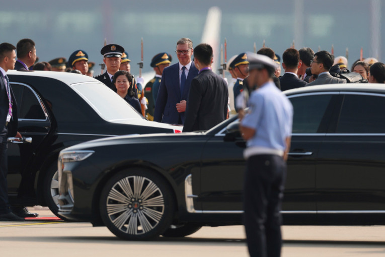 Smeta im Vučićeva slobodarska politika! Hrvati udaraju po Srbiji i podržavaju blokadere! (FOTO)