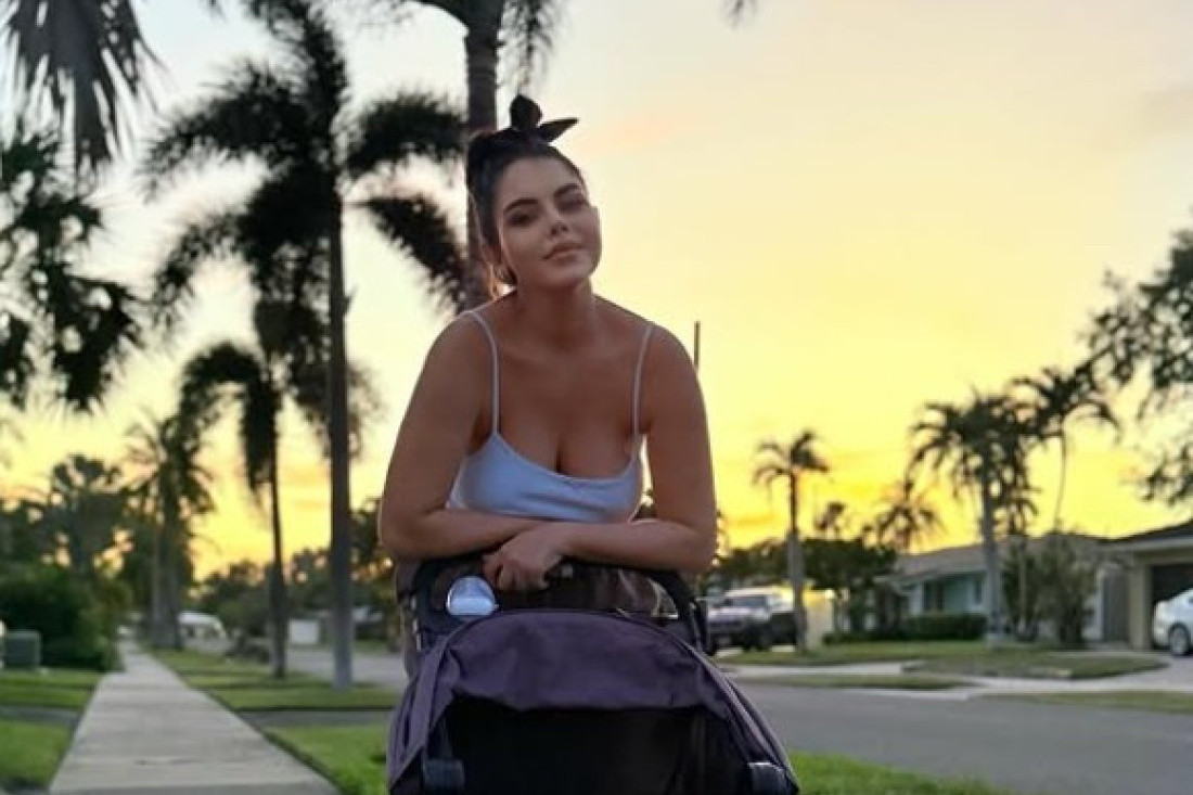 Na tezgi upoznala milionera i rodila mu dete: Ovo je muž poznate pevačice, dao joj je ogroman bakšiš!