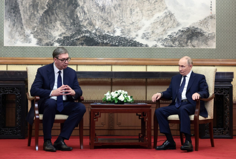 Ceo Peking stoji dok prolazi predsednik Vučić! Kakva čast usred Kine! (FOTO GALERIJA)