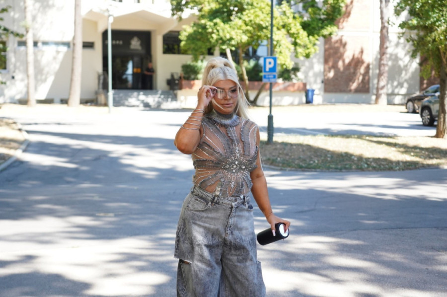 "Milica Pavlović je fejkara!" Dara Bubamara brutalno oplela po mlađoj koleginici