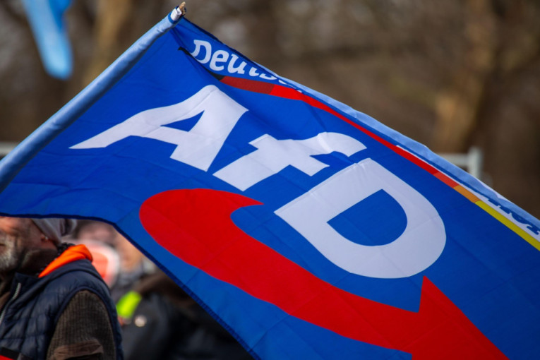 "Partijski drugovi i drugarice!" – Skandal u Nemačkoj, omladinac AfD optužen da imitira Hitlera