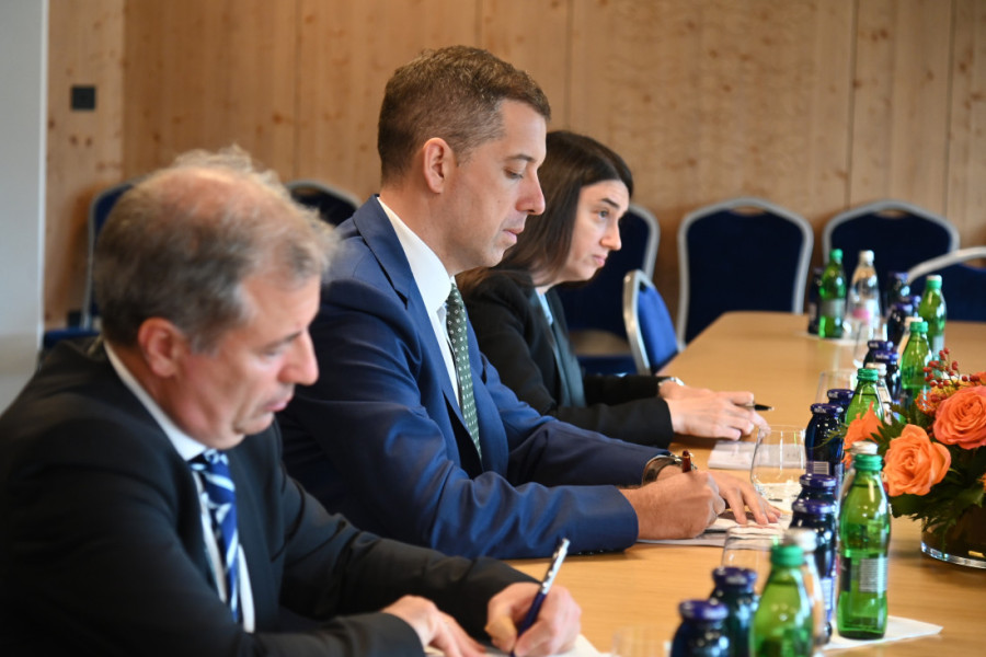 Đurić sa Karen Pirs u Bledu: Srbija opredeljena za saradnju i otvorenu komunikaciju