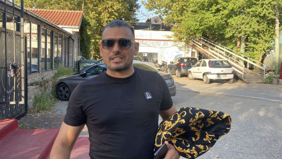 Bora Santana nosi odelo koje je hit na Temu-u: Nećete verovati koliko košta, a tek da vidite cenu za original! (FOTO)