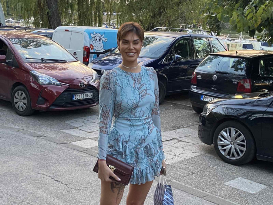 Šok tvrdnje Mine Vrbaški: Molila pevačicinog sina da spava s njom?!