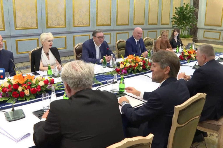 Vučić se sastao sa Ficom u Pekingu: Slovački narod i srpski su bratski narodi (VIDEO)