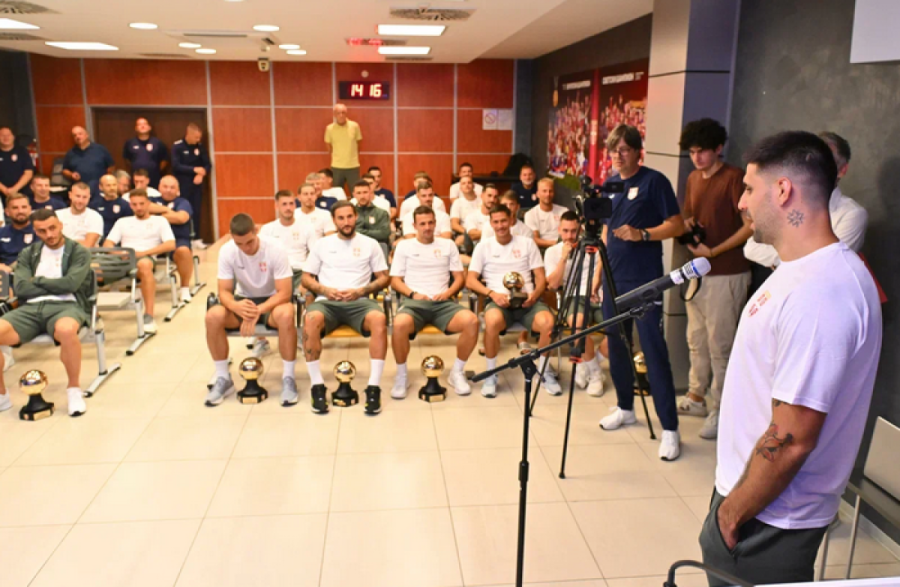 FSS dodelio Dijamantske i Zlatne lopte: Njih osmorica nisu dobili poklon, već zahvalnost (FOTO/VIDEO)