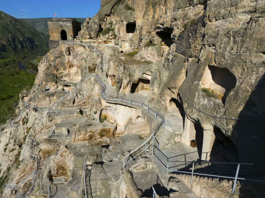 Kameni grad kraljice Tamare: Skriveno čudo isklesano u steni bilo je dom za čak 50 hiljada ljudi (FOTO)