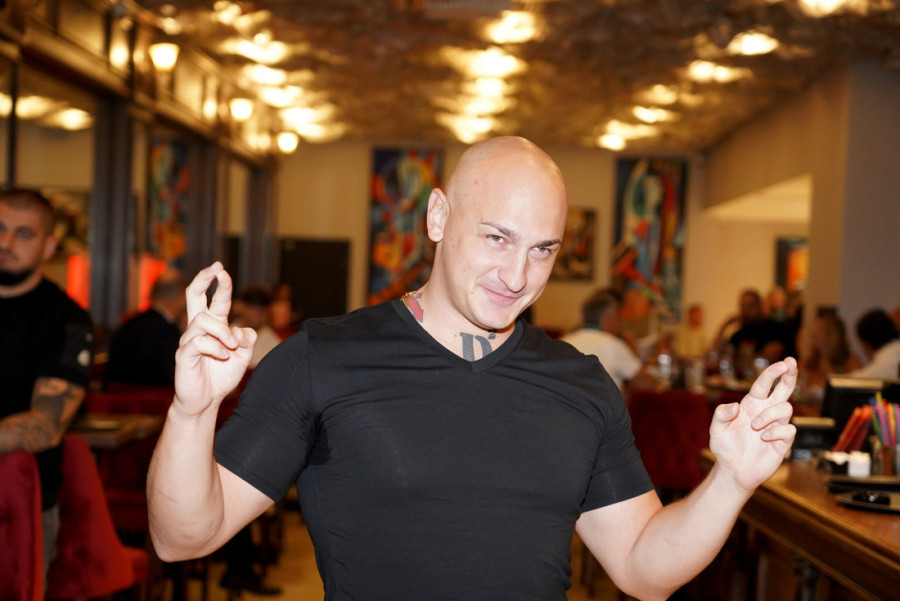 Desingerica o saobraćajki koju je doživeo sa ženom: Ljudi iz hitne nisu mogli da veruju da smo živi!