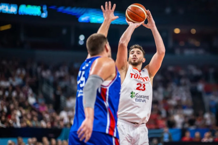 Prvi poraz Orlova na Eurobasketu! Turci trojkama poslali Srbiju na Finsku!