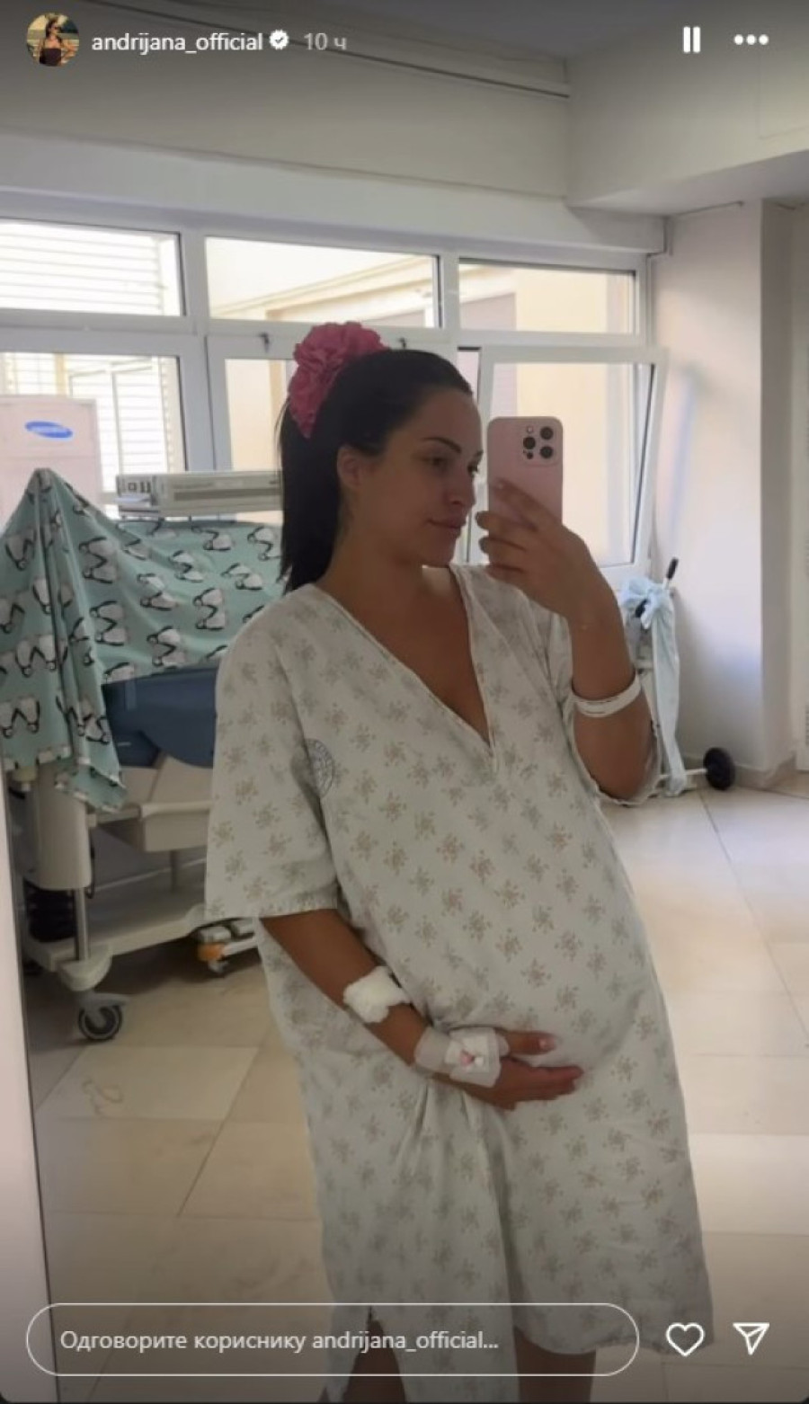 Bejbi bum danas na estradi: Još jedna pevačica donela na svet ćerku, svi je znate iz ovog rijalitija! (FOTO)