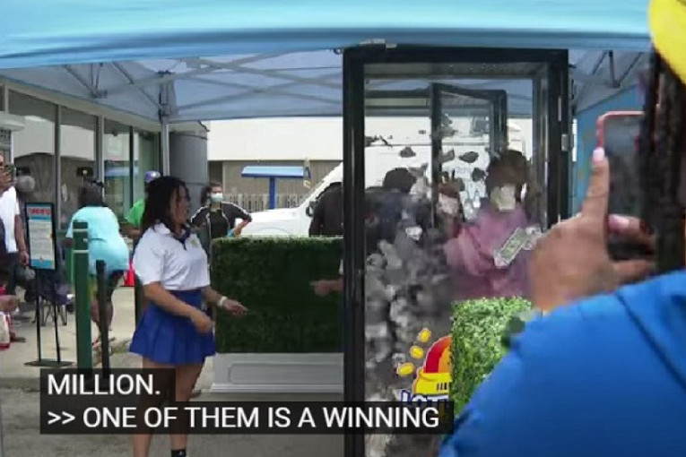 Čikago poludeo za džekpotom od 1,4 milijarde! Redovi za besplatne tikete dugi ceo blok (VIDEO)