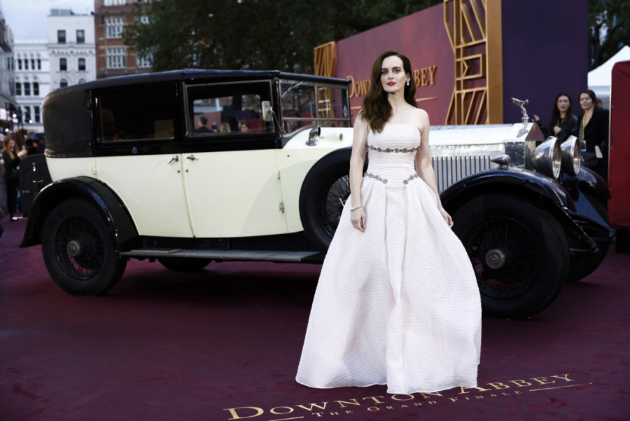 "Dauntonska opatija" zauvek odlazi u istoriju: Glumci se oprostili od obožavalaca na svetskoj premijeri trećeg filma (FOTO/VIDEO)