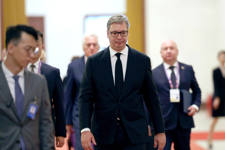 "Predstavljam najveću svetinju na svetu - Srbiju!" Vučić odgovorio na sramnu provokaciju (VIDEO)