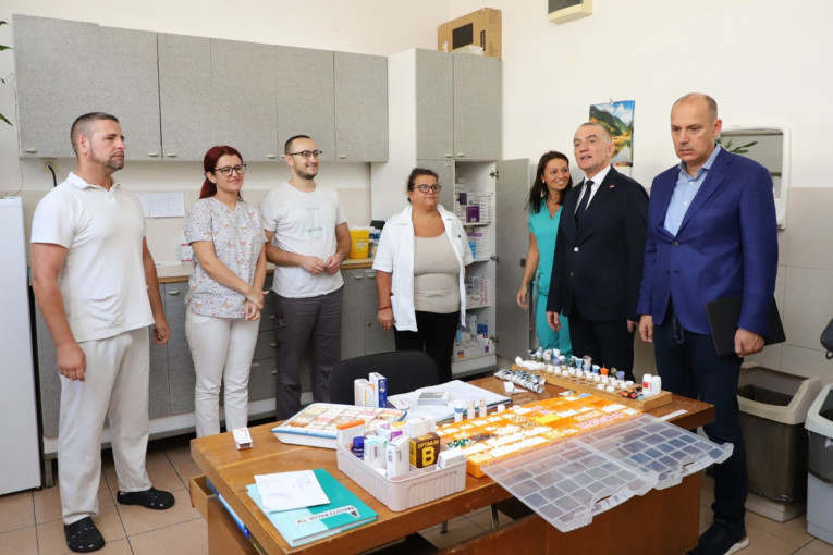 Planirana izgradnja novog objekta za 500 lica: Vujić i Lončar obišli zatvorsku bolnicu (FOTO)