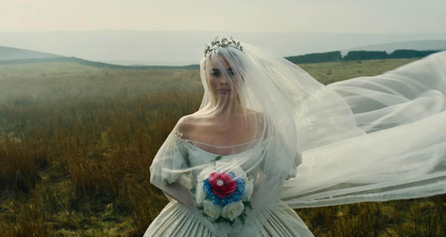 Džejkob Elordi perverzno zavodi Margo Robi u novim "Orkanskim visovima": Prvi trejler prepun šokantnih scena (FOTO/VIDEO)