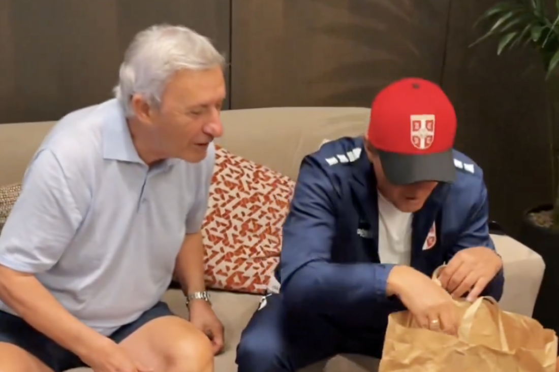 Piksi je Pešiću doneo nekoliko slasnih poklona! Kari se jednom posebno obradovao: Pa znaš ti! (VIDEO)