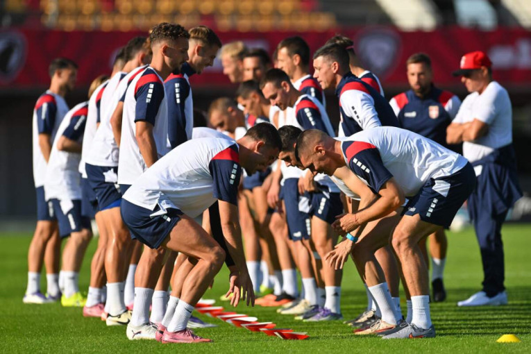 Orlovi "zdravi, pravi" i spremni: Reprezentacija Srbije odradila trening u Rigi (FOTO)