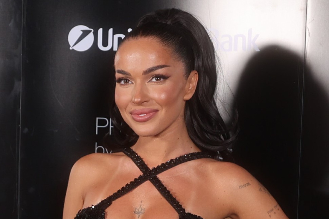 Džehva gori u crnom bikiniju: Nauljila telo i zapalila mreže, fanovima popadale vilice (FOTO)