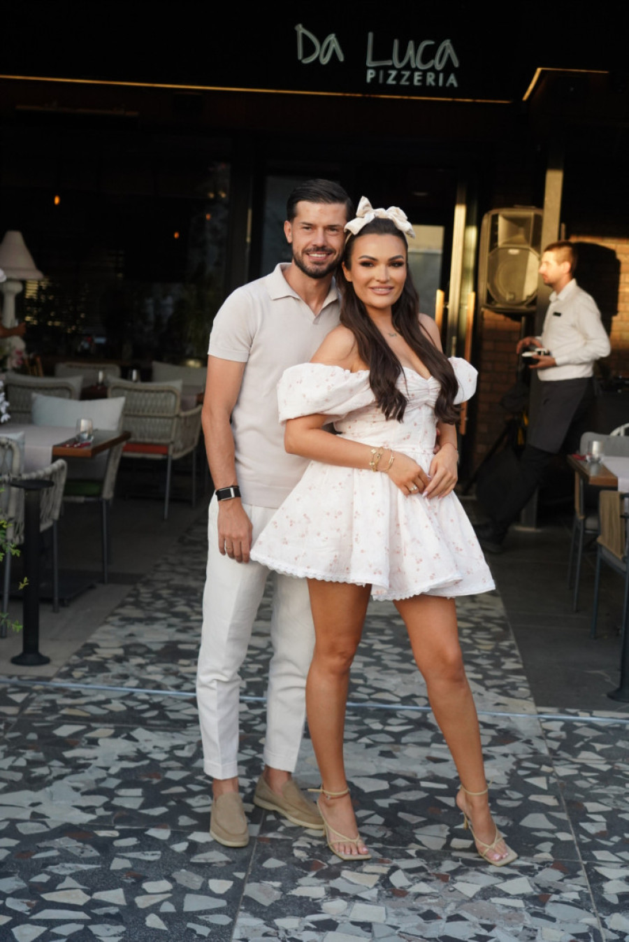 Još jedna pevačica sa povredom ruke! Nadica Ademov zabrinula sve na proslavi, ni šminku ne nosi: Imala sam jake bolove! (FOTO)