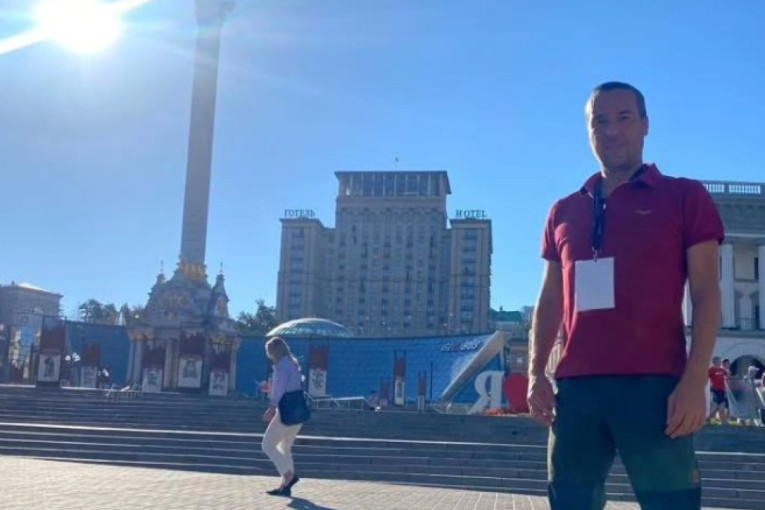 Čuveni voditelj se vraća na "Pink": Ponovo u svom prirodnom okruženju posle dve turbulentne godine!