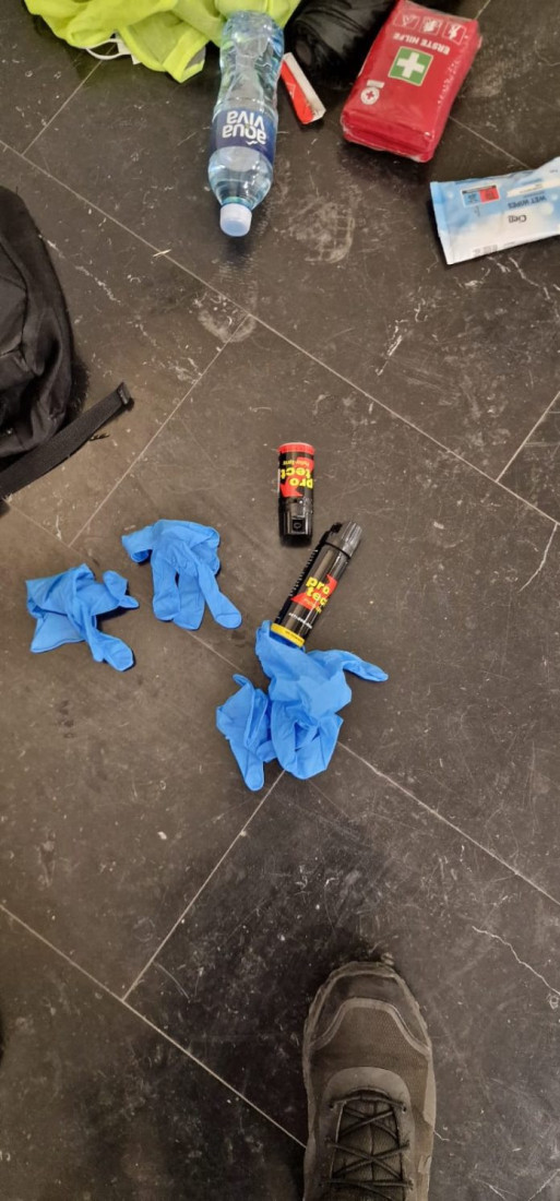 Pronađeno oružje kojim su blokaderi teroristi napadali policiju! U Rektoratu sekire, noževi, palice, baklje, topovski udari... (FOTO/VIDEO)