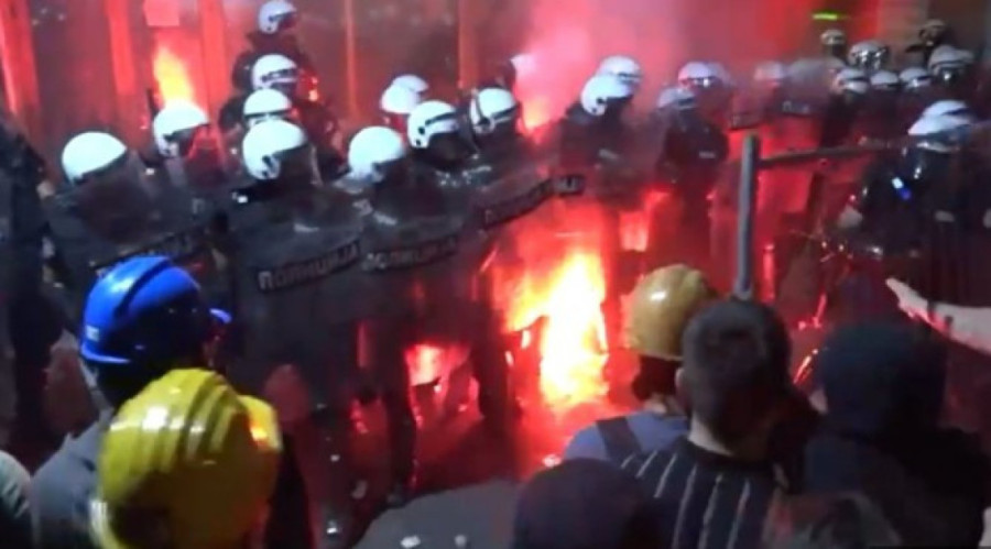 Dve Srbije: Jedna koja ruši svoju zemlju, i prava— zdrava, normalna i većinska!