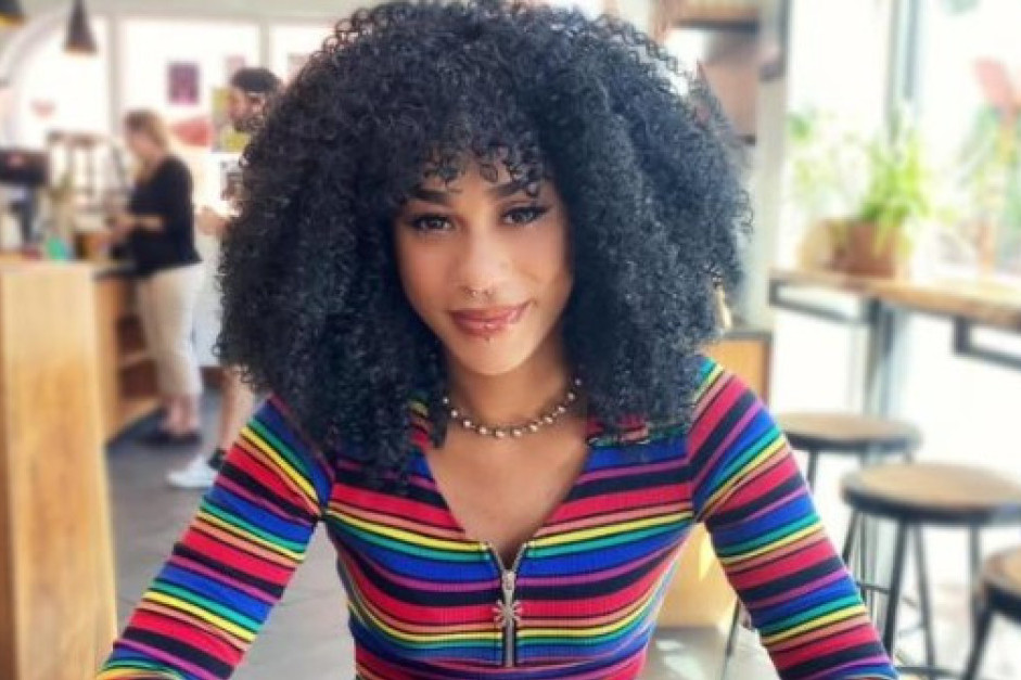 Jezivo: Influenserka najavila samoubistvo, pa zapalila svoj dom