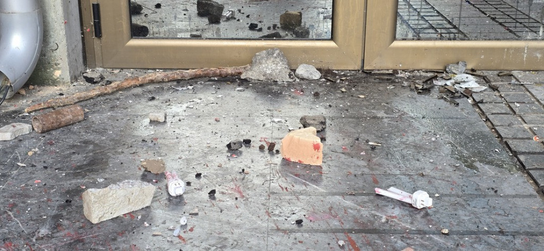 Dekanat novosadskog Filozofskog fakulteta: Žalimo jer nisu hteli da nas poslušaju da sve protekne mirno (FOTO/VIDEO)