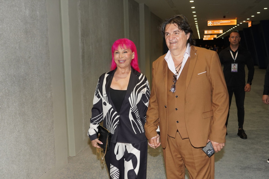 Brunclikova izašla iz bolnice: Pevačica je puštena na kućno lečenje!