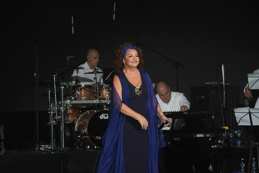 Ana Bekuta završila u bolnici: Poznato u kakvom je stanju pevačica