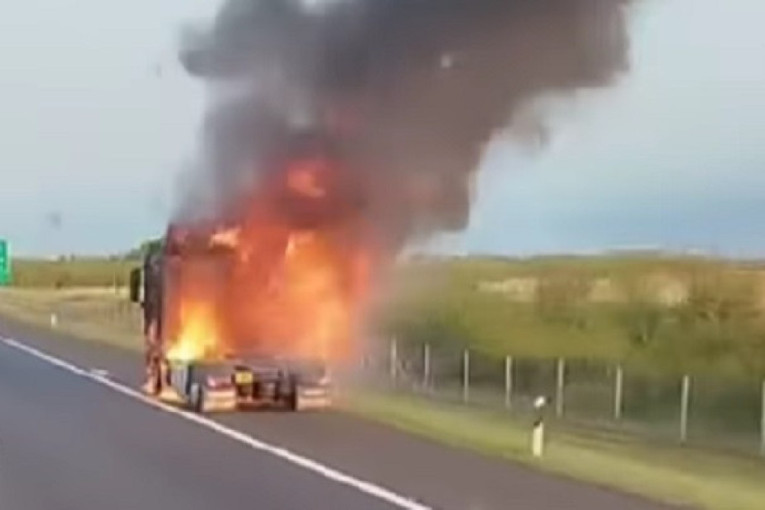 Bukti kamion kod Šimanovaca! (VIDEO)