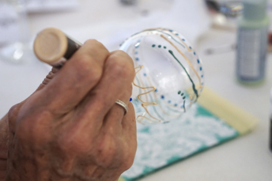 Stakloterapija za oslobađanje od stresa: Hit u Americi i Nemačkoj, a sada se i u Srbiji možete lečiti na ovaj način