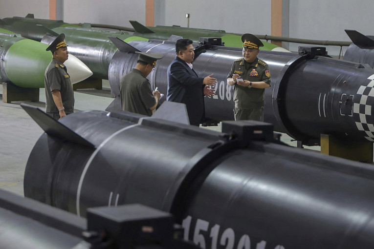 Od velike porodične radionice ostalo zgarište: Slike iz drona na kojima se najbolje vidi koliku štetu je načinio požar u Loznici (FOTO)